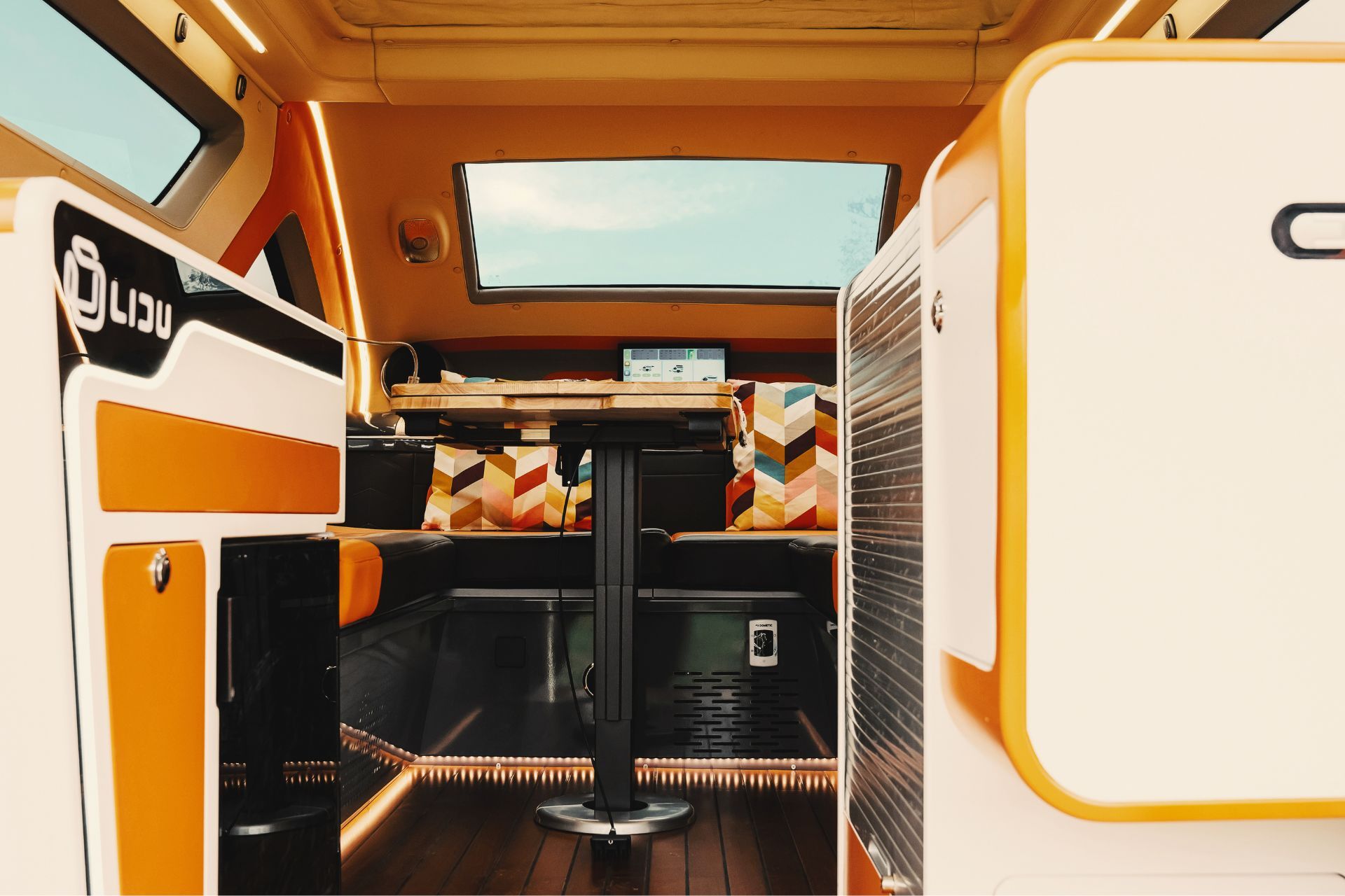 Aquila-360_interior-4